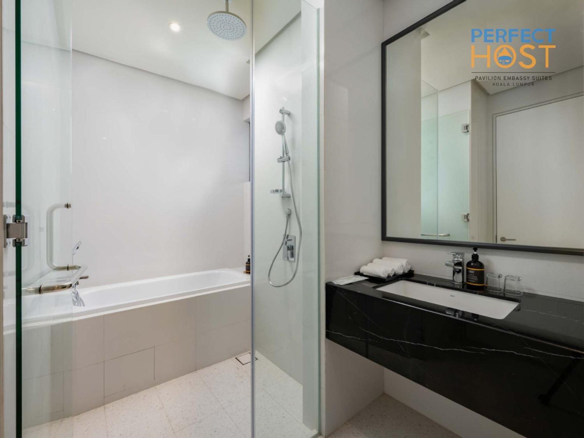 Pavilion Embassy Suites Kl By Perfect Host クアラルンプール 部屋 写真