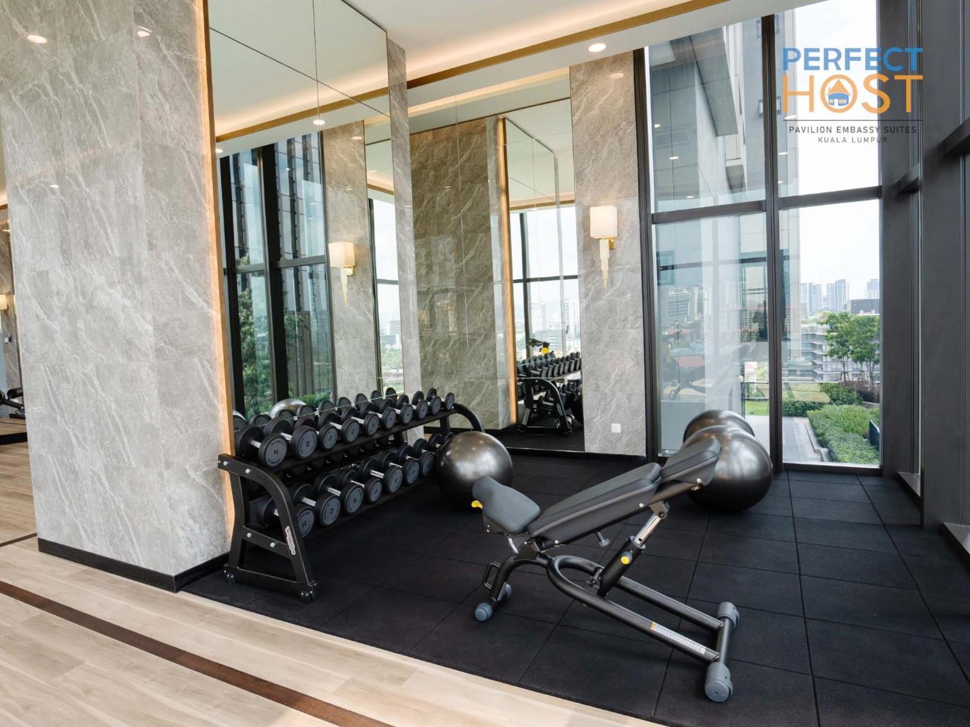 Pavilion Embassy Suites Kl By Perfect Host クアラルンプール エクステリア 写真
