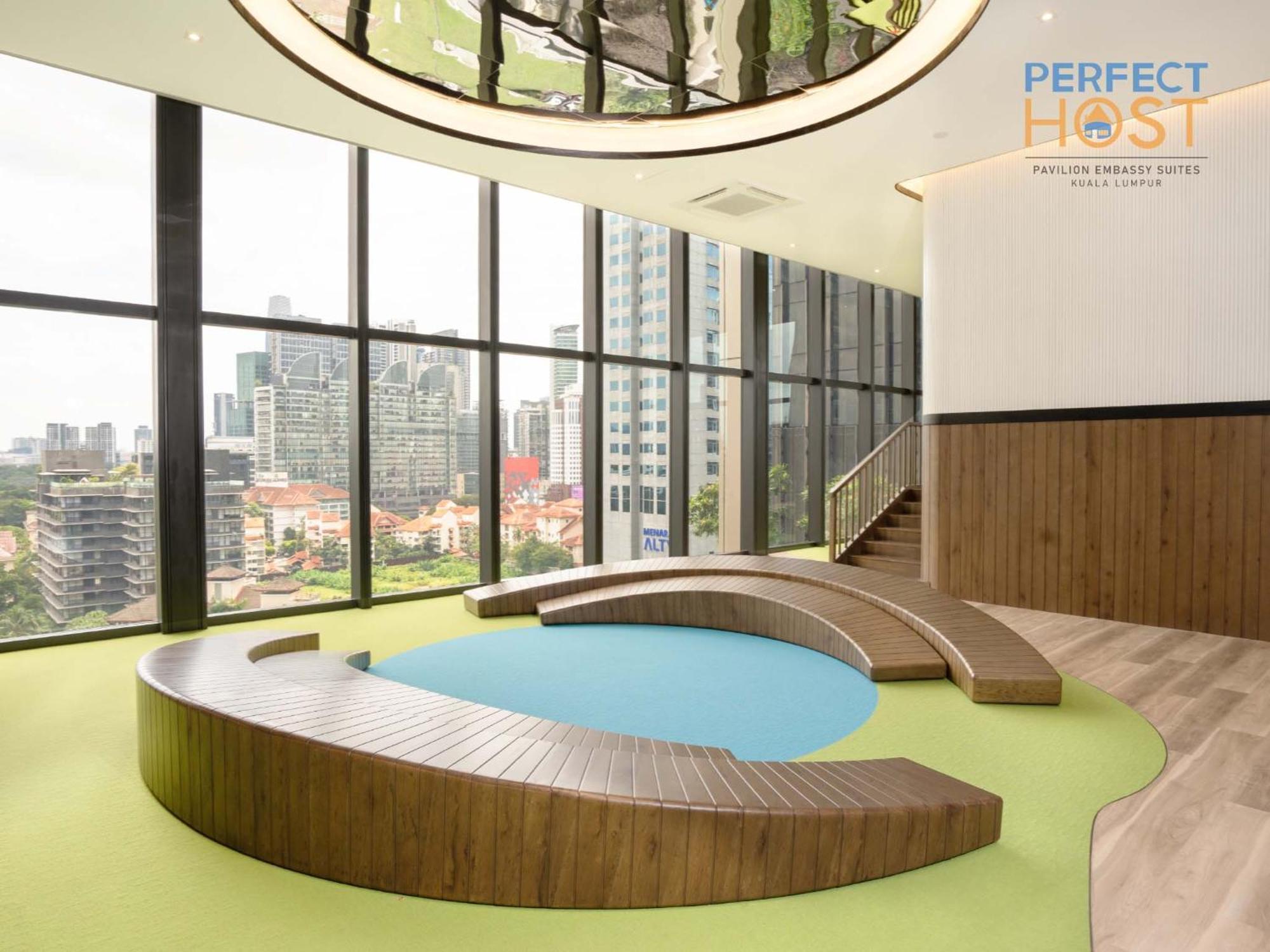 Pavilion Embassy Suites Kl By Perfect Host クアラルンプール エクステリア 写真
